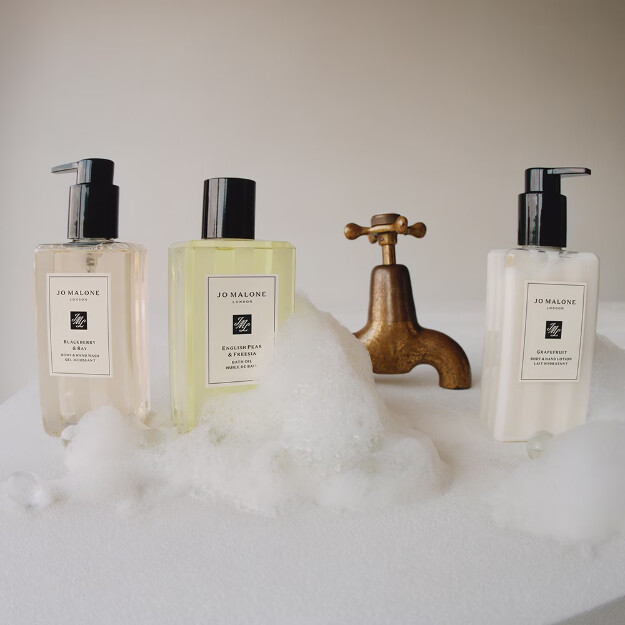 olio da bagno alla pera inglese e fresia